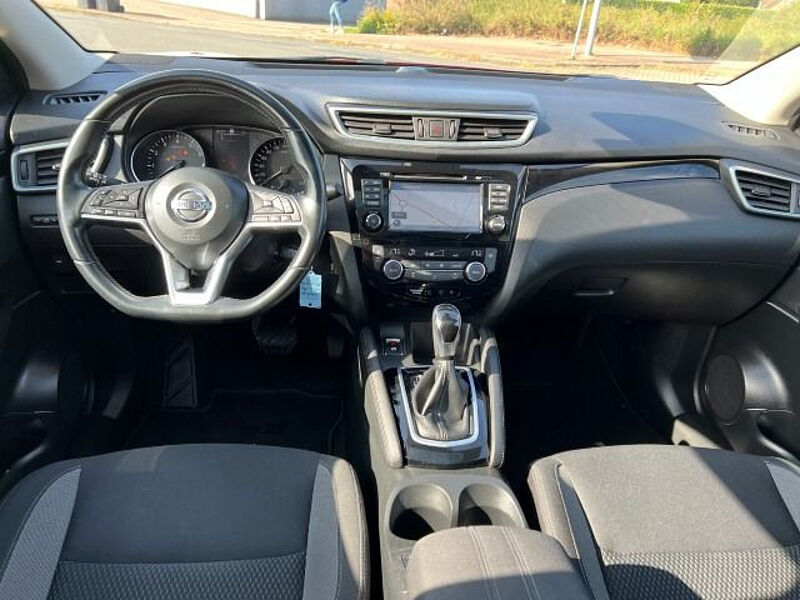 Nissan Qashqai 1.2 i Automatik rot-met. AHK