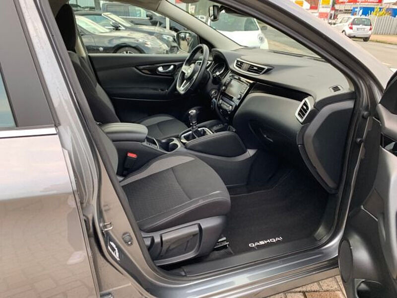 Nissan Qashqai Shiro 1.3 DiG-T Navi Carplay