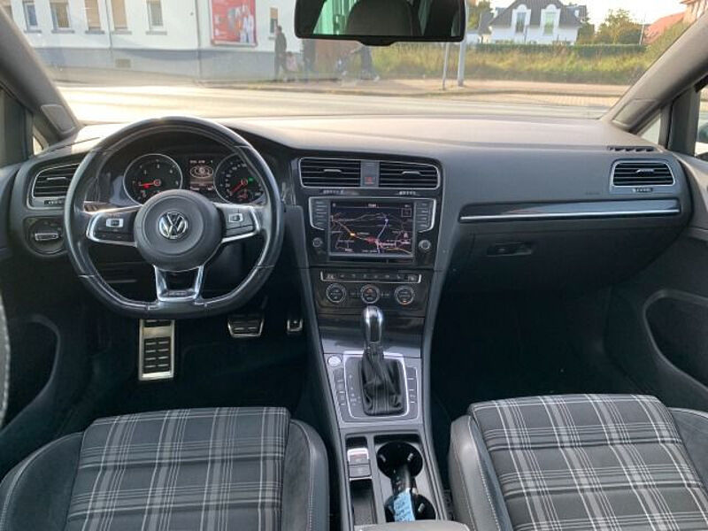 Volkswagen Golf 7 2.0 GTD grau