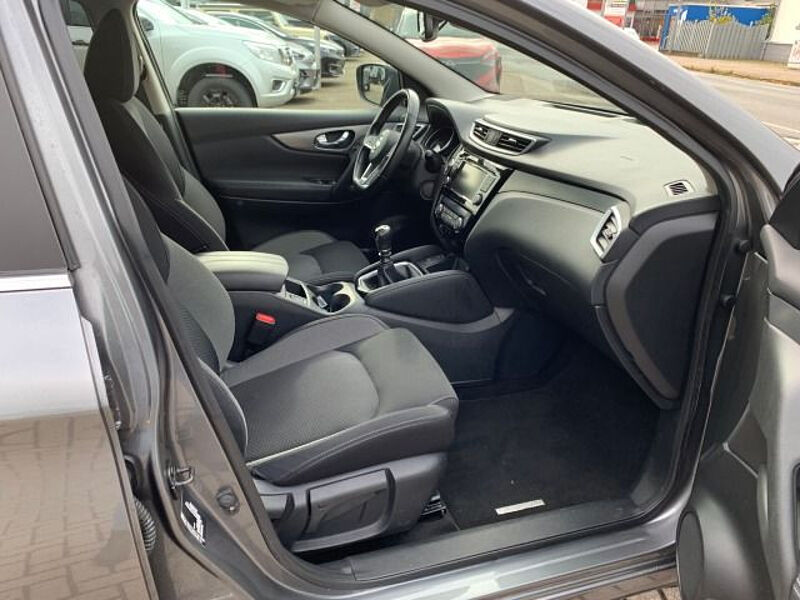 Nissan Qashqai 1.7 dCi N-Connecta AHK Navi