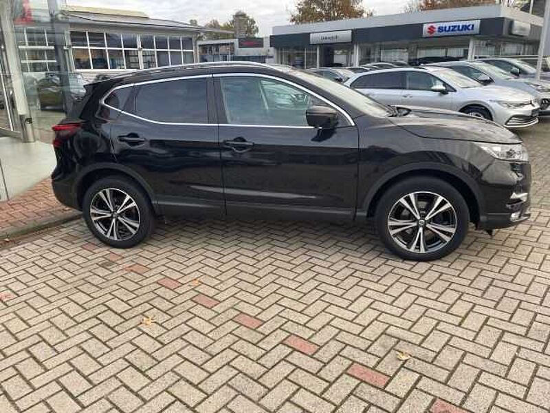 Nissan Qashqai 1.3 DiG-T N-Connecta AHK Panoramadach Carplay