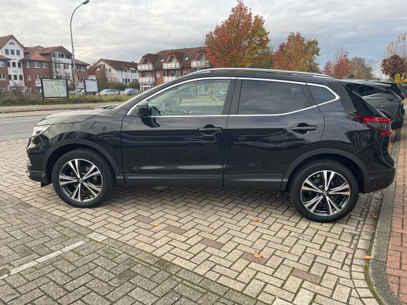 Nissan Qashqai 1.3 DiG-T N-Connecta AHK Panoramadach Carplay