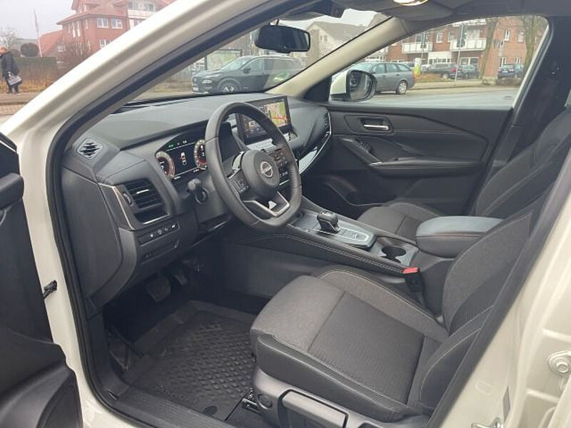 Nissan Qashqai 1.3 DIG-T N-Connecta AHK/HUD/LED/Kamera